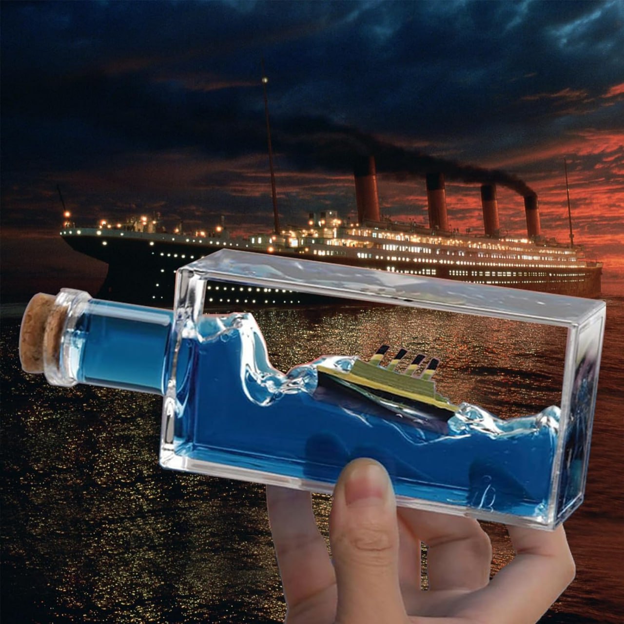 Boat Titanic Cruise Ship Fluid Drift Bottle Unsinkable Boat in a Box Cruise Ship Model Liquid Wave Cruise Ship for Car Desk Home Decoration